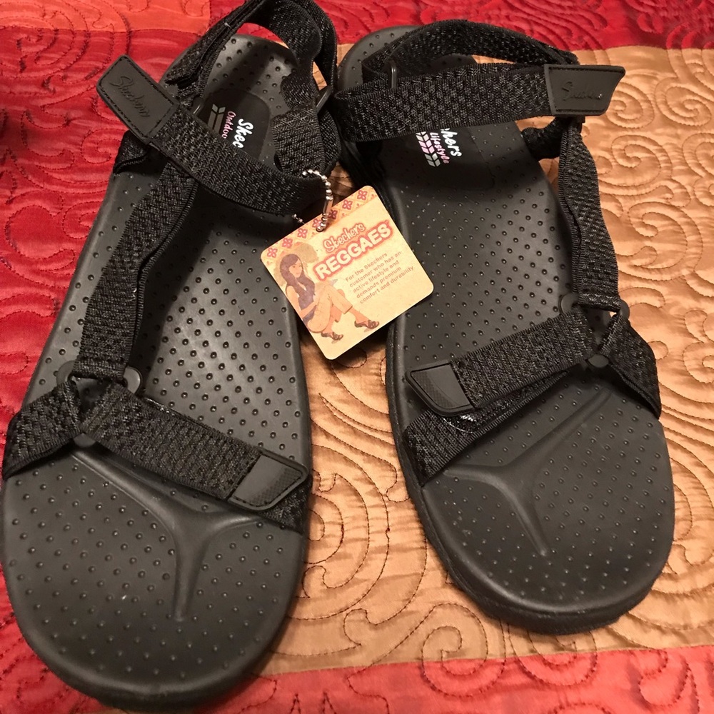 NEW sketchers reggae island